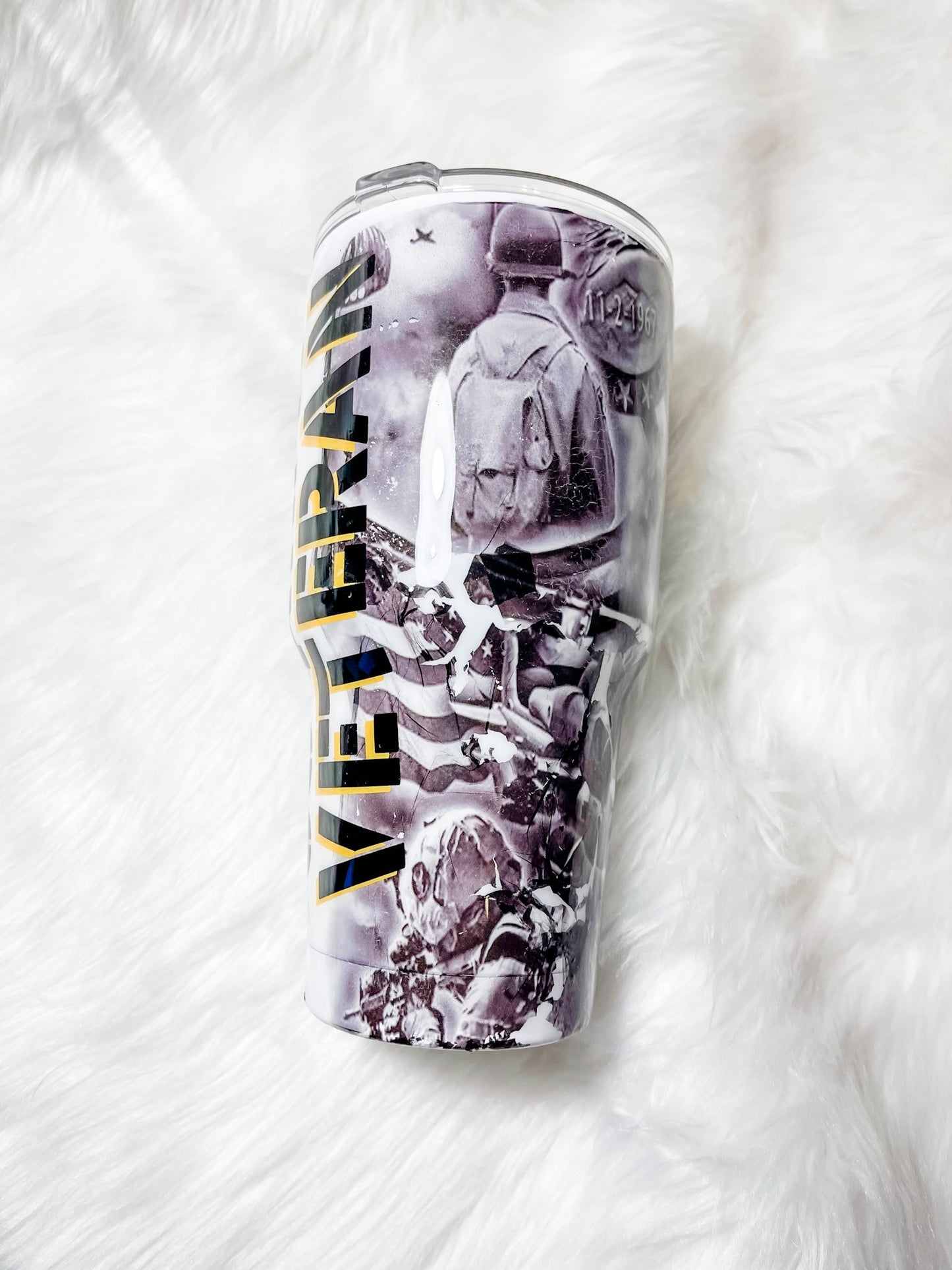 30 0z Stainless Steel Double Wall Modern Curve Tumbler