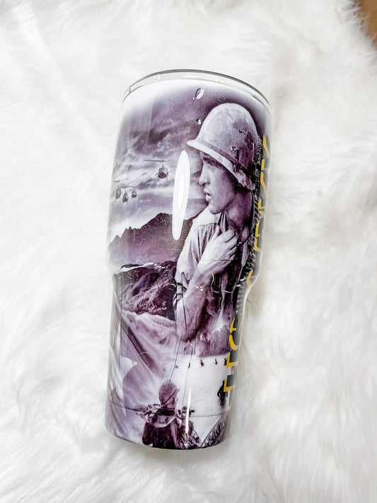 30 0z Stainless Steel Double Wall Modern Curve Tumbler