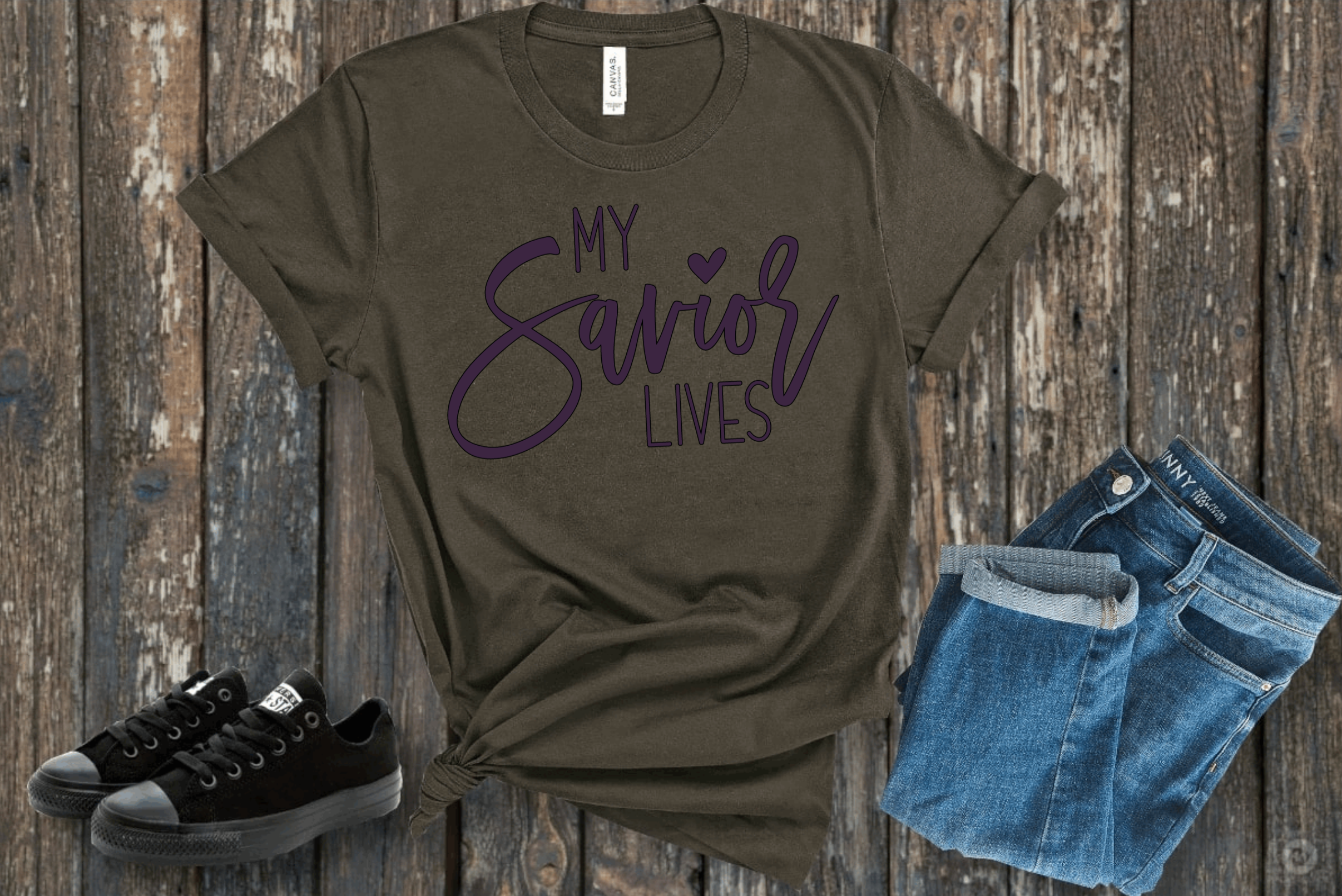 My Savior Lives Women's Short Sleeve Tshirt